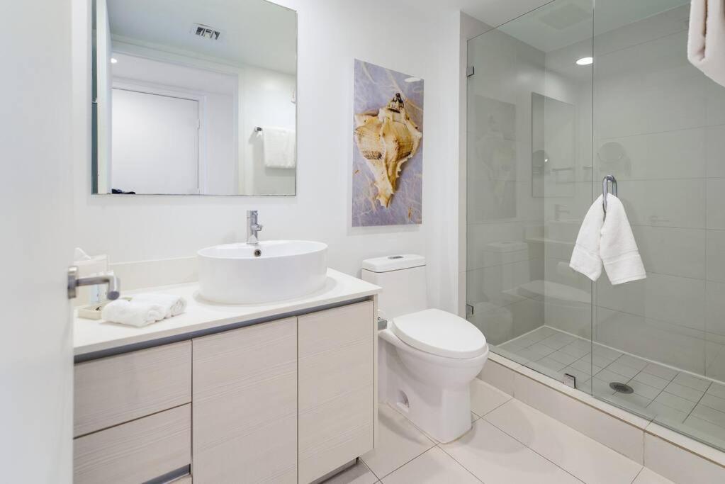 Awesome 2Br Condo Beachwalk Resort Hallandale Beach Exterior photo