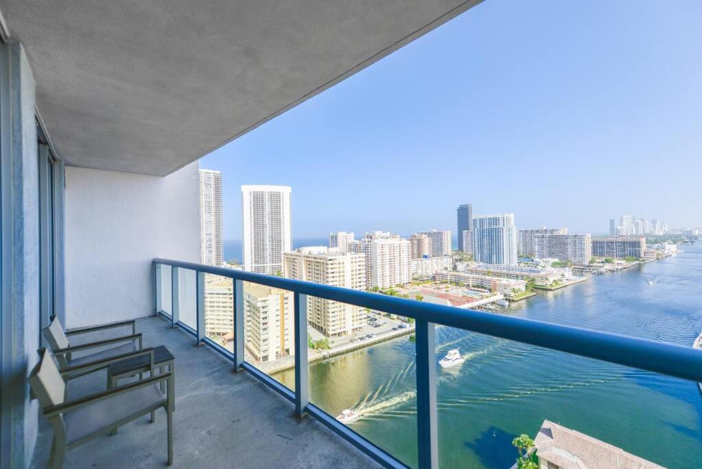 Awesome 2Br Condo Beachwalk Resort Hallandale Beach Exterior photo